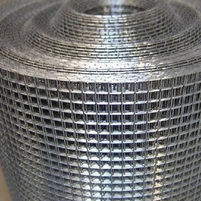 Hoja soldada con autógena de acero inoxidable y rollo de la malla de alambre ampliamente utilizados en industria, agricultura y ganado